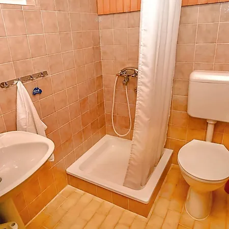 Ruza شقة Ražanj