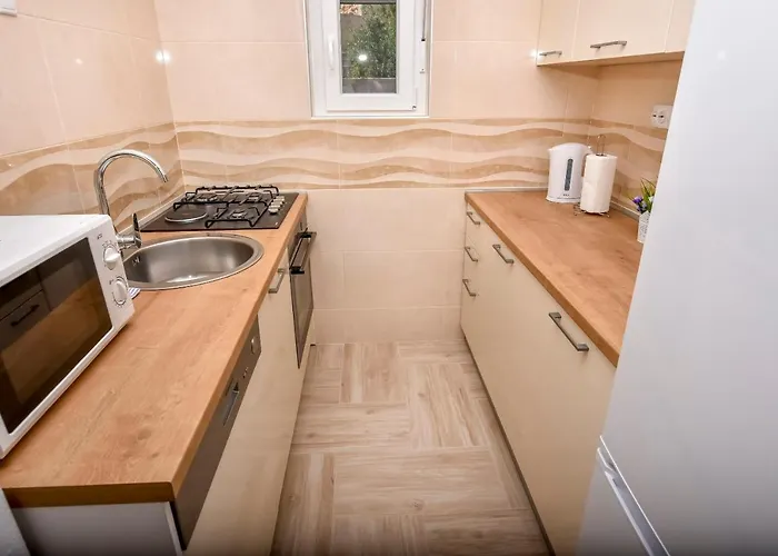 Ruza Lejlighed Ražanj