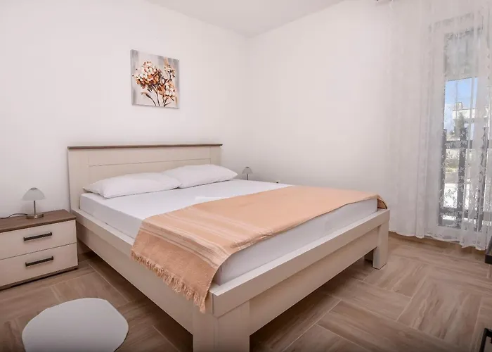 Ruza Lejlighed Ražanj